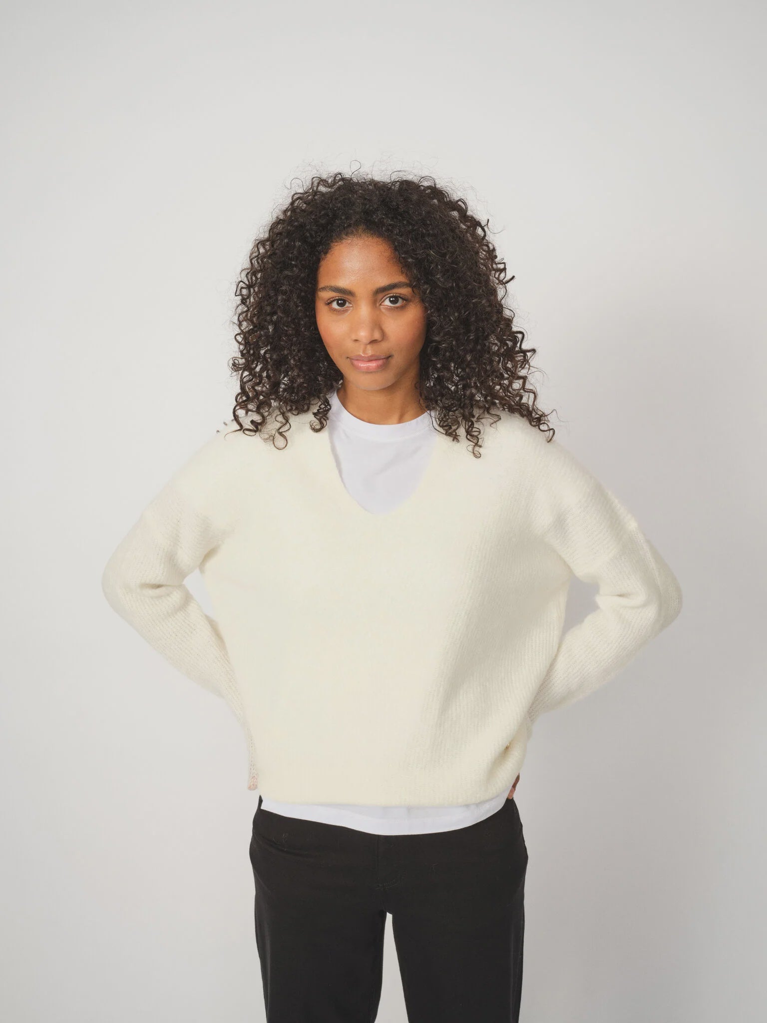 THORA VNECK KNIT