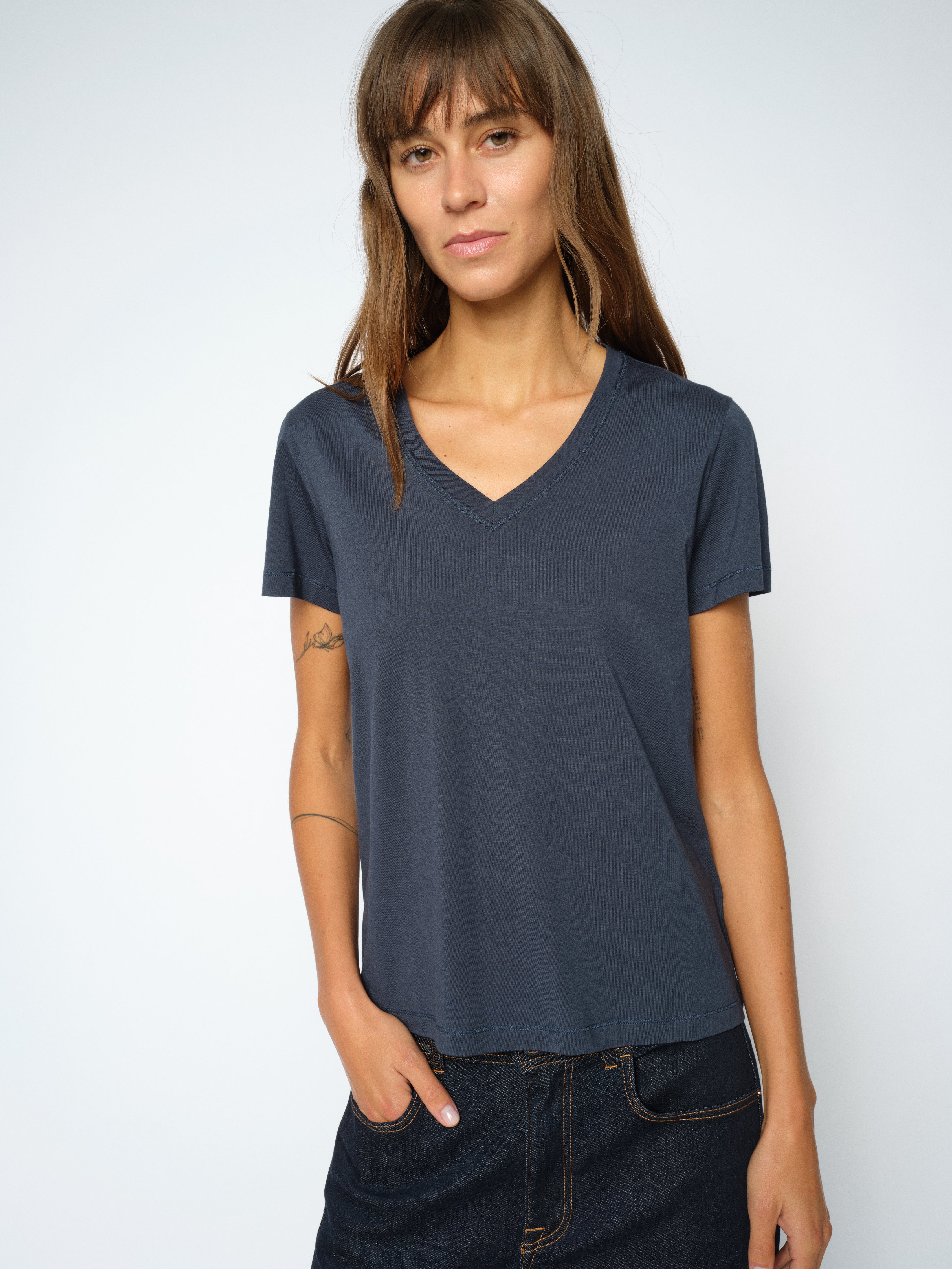 DALA V-SS BASIC TEE