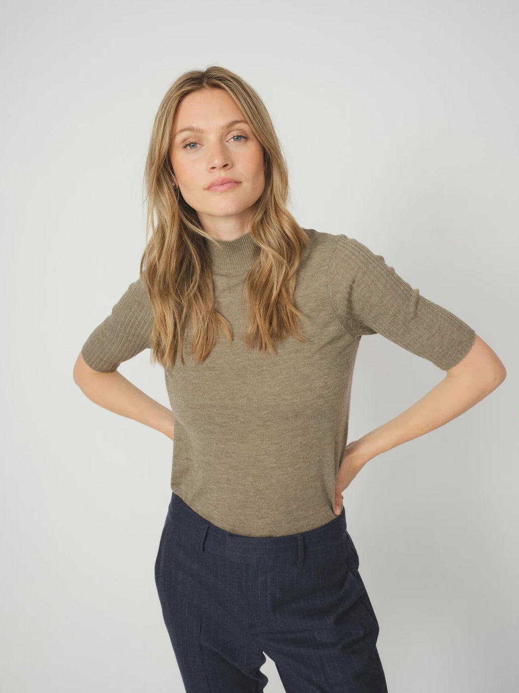 RELENA TURTLENECK KNIT