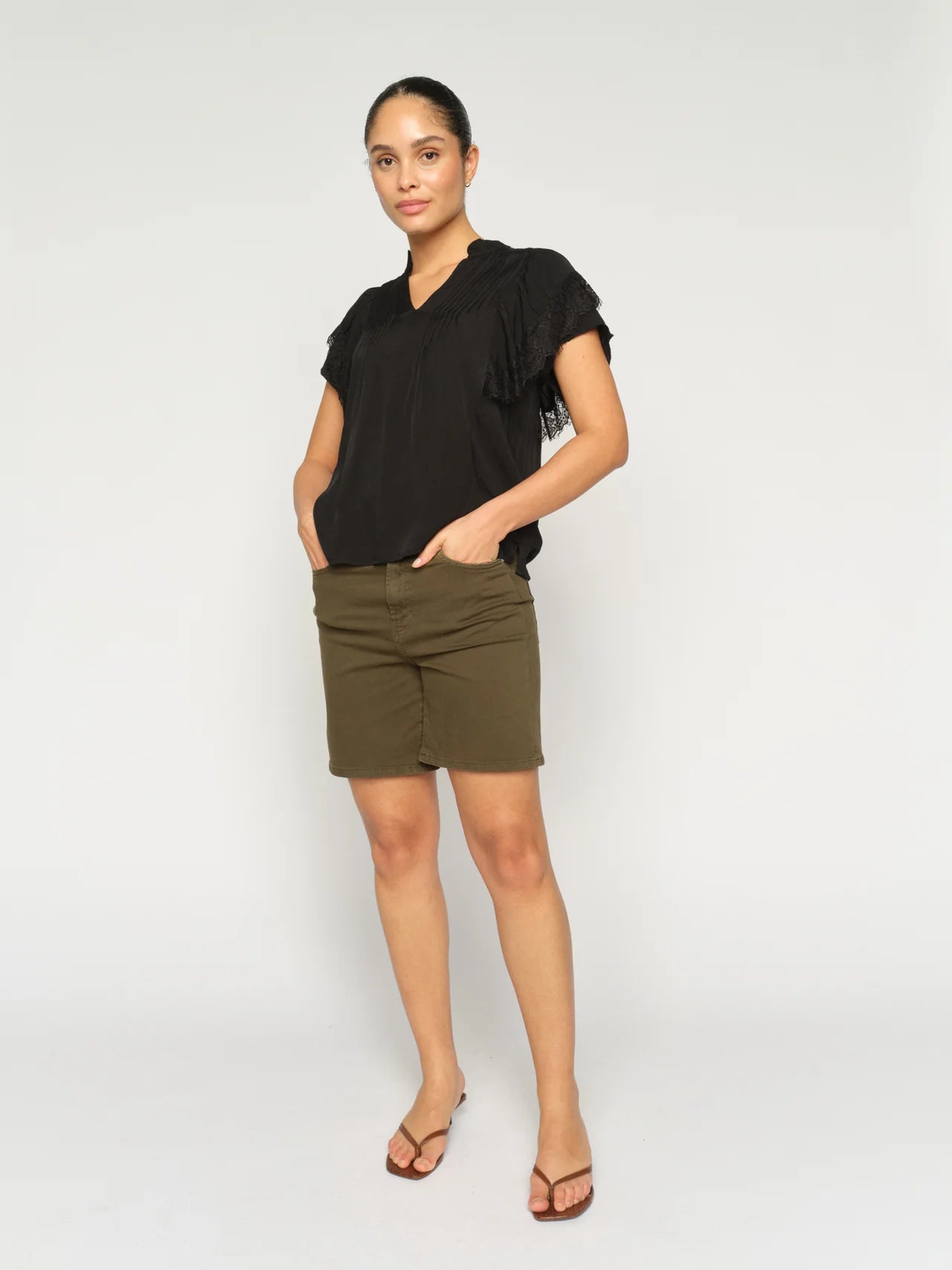 BATI LEN SHORTS