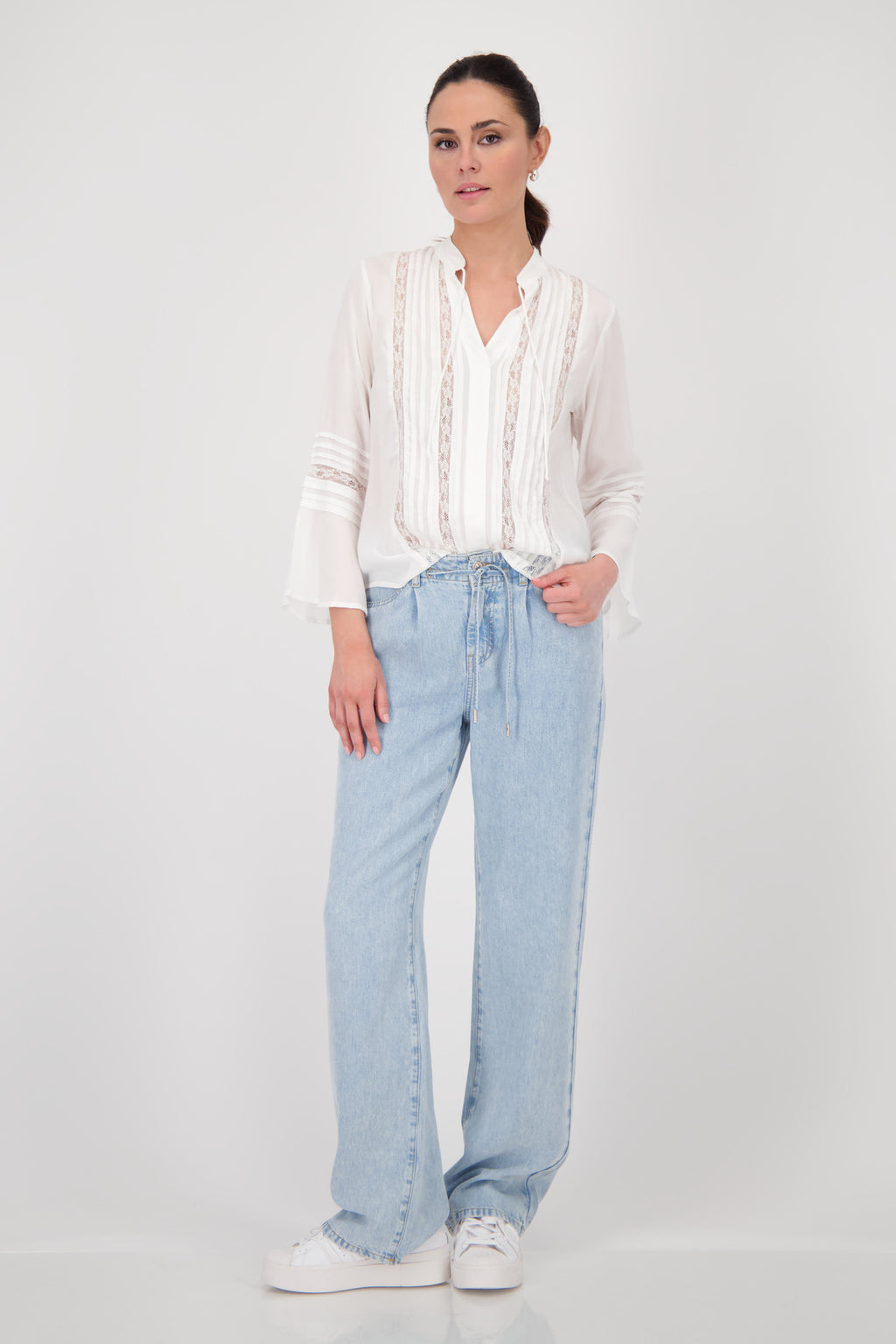 STAND UP COLLAR LACE BLOUSE