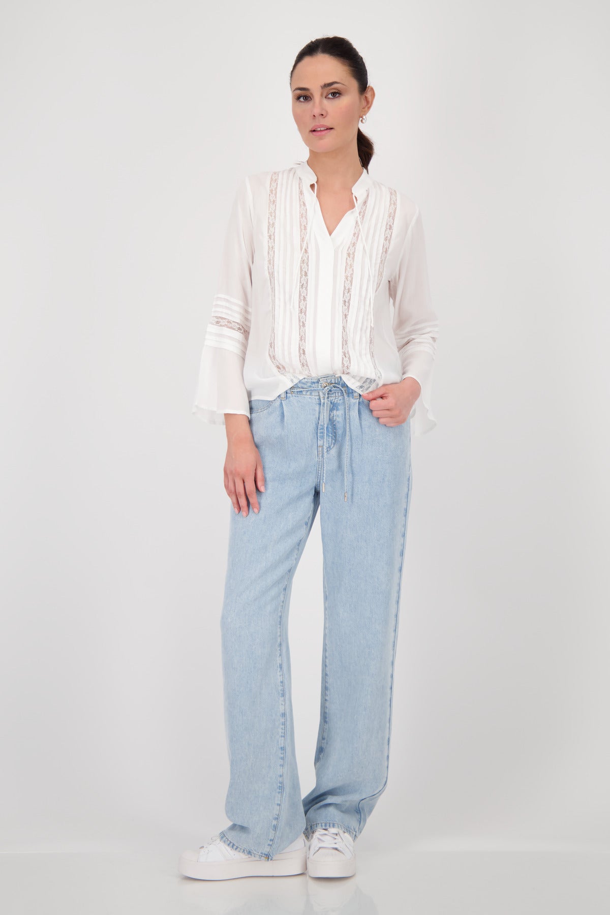 STAND UP COLLAR LACE BLOUSE