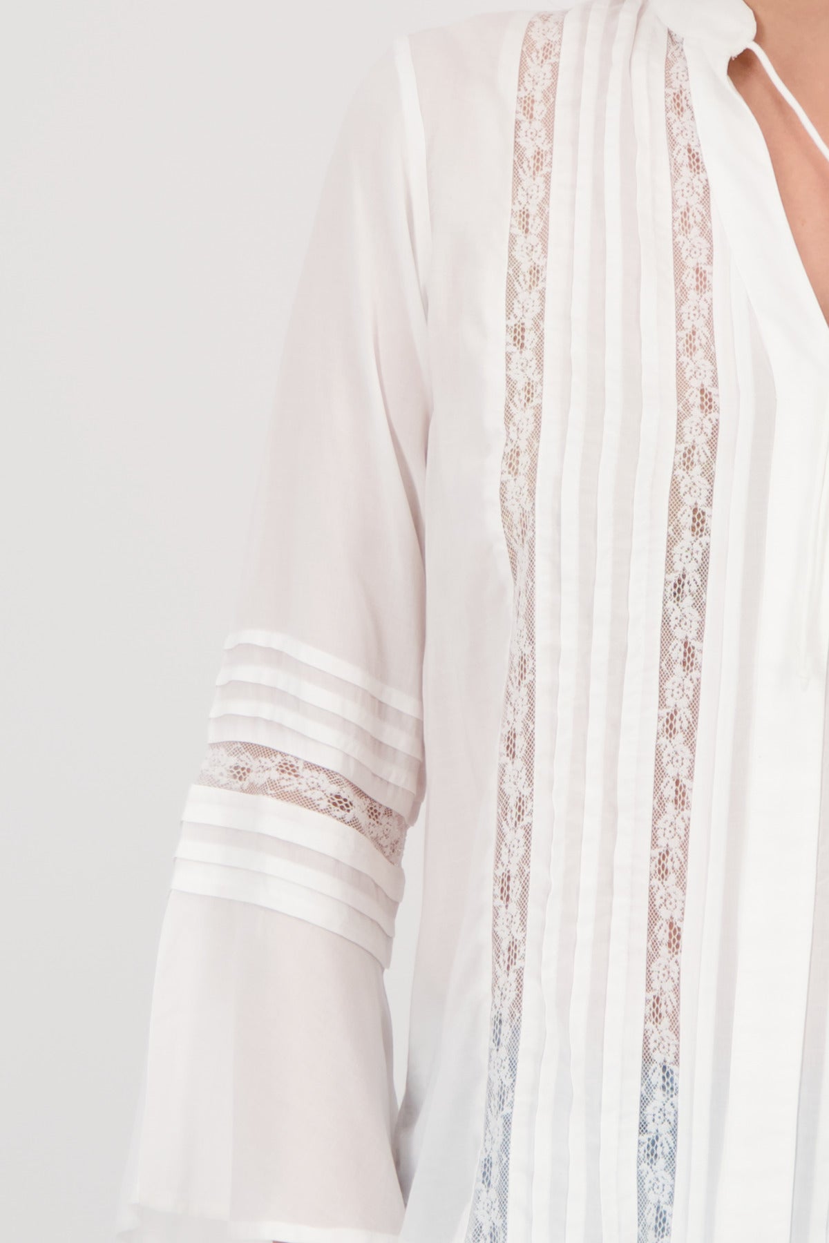 STAND UP COLLAR LACE BLOUSE