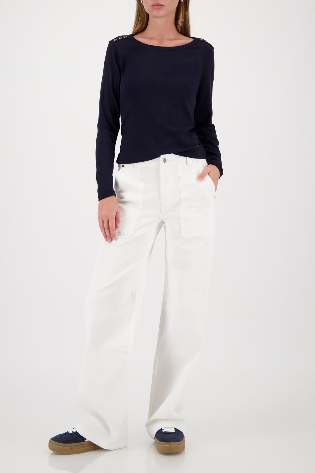 PLACARD BUTTON T-SHIRT