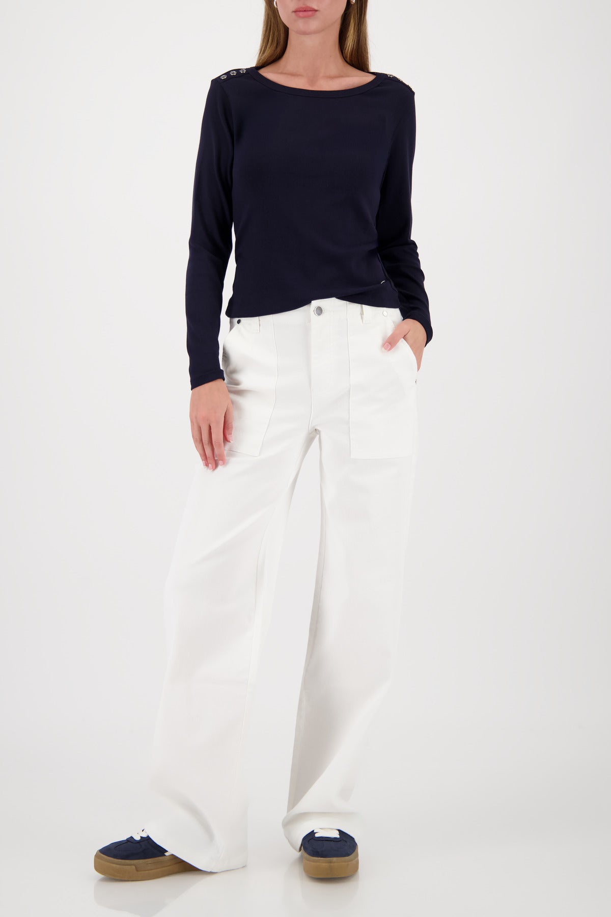 PLACARD BUTTON T-SHIRT