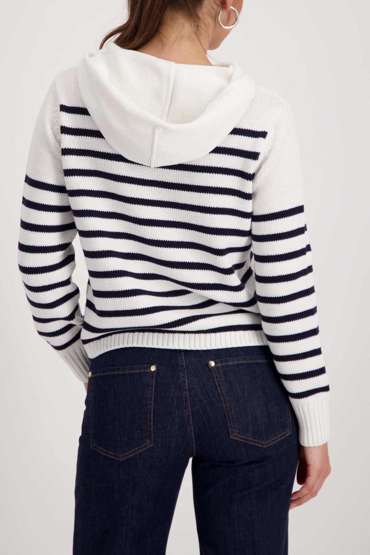 STRIPED SWEATER & EMBLEM