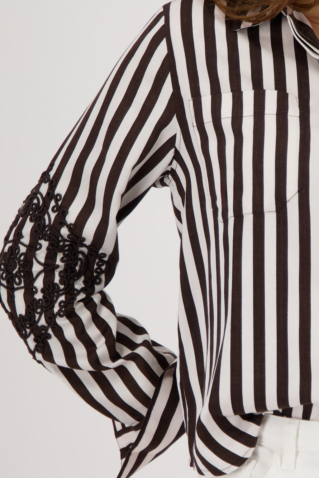 DK CHOC STRIPE ALL-OVER PRINT SWEATER