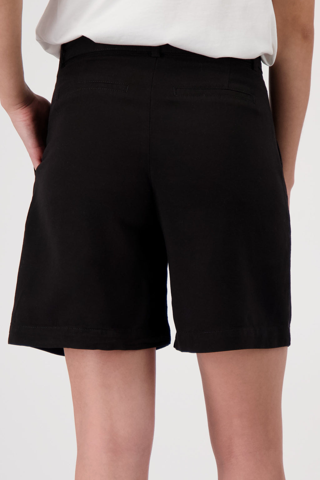 LINEN BLEND SHORTS