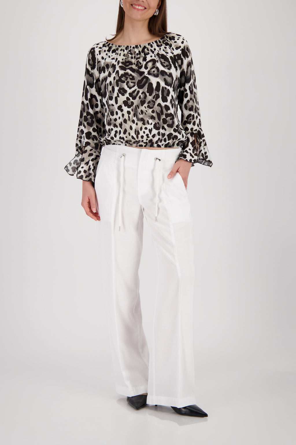 ALL-OVER LEO PRINT BLOUSE
