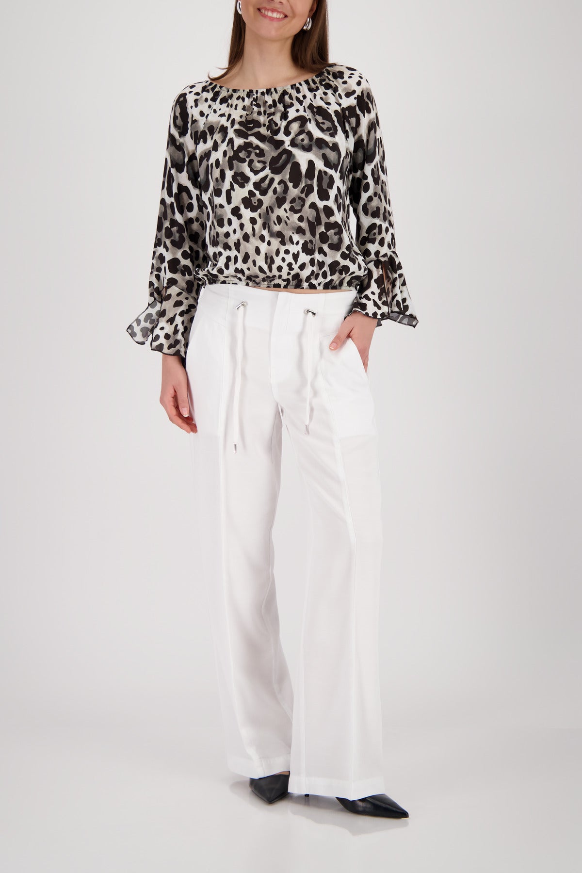 ALL-OVER LEO PRINT BLOUSE
