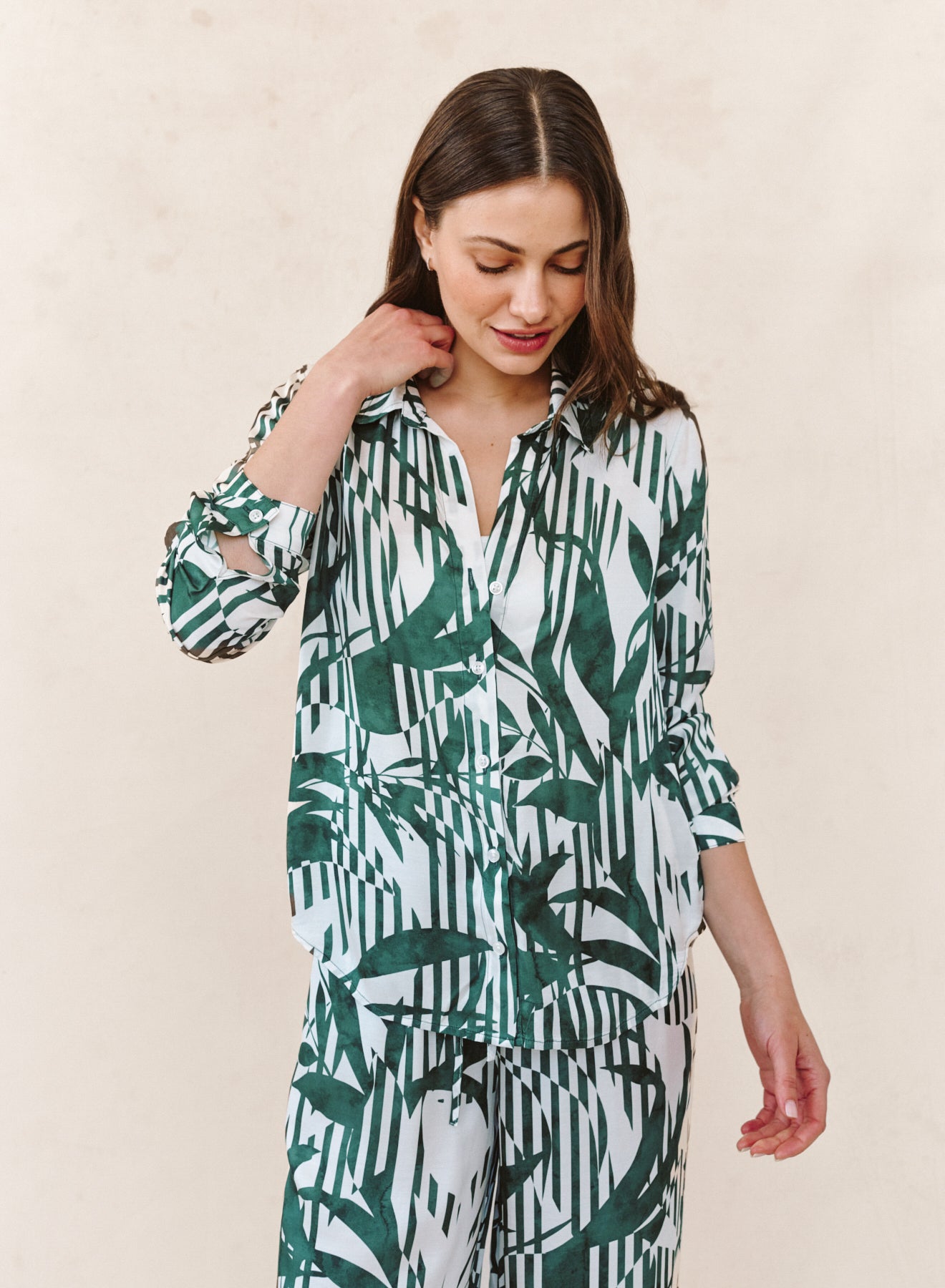 Classic Button Palm Print