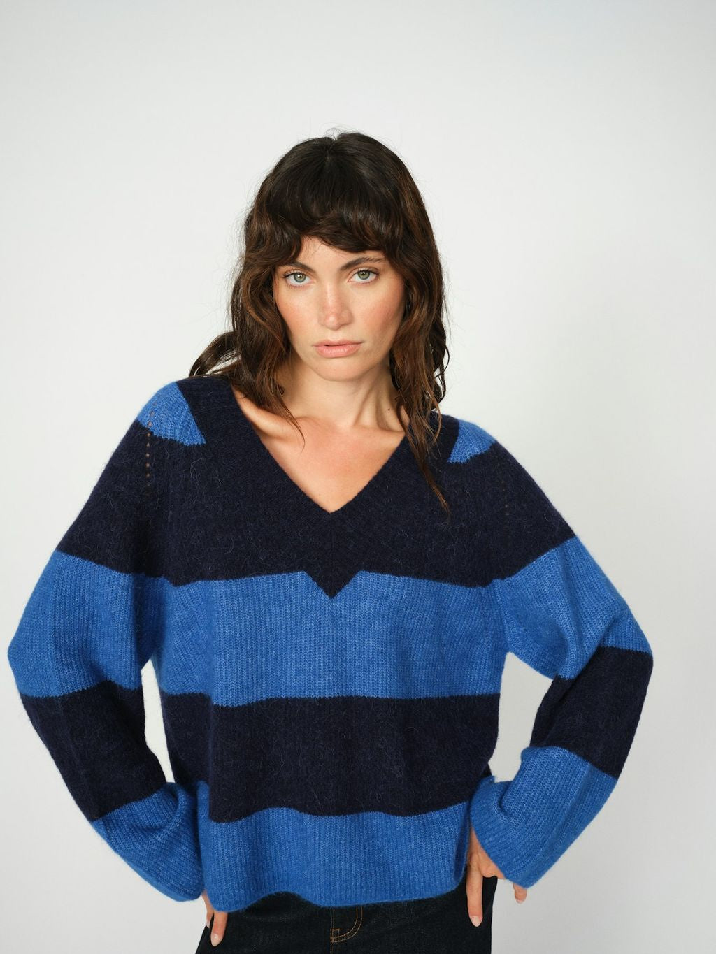 TACI STRIPE LS VNECK KNIT