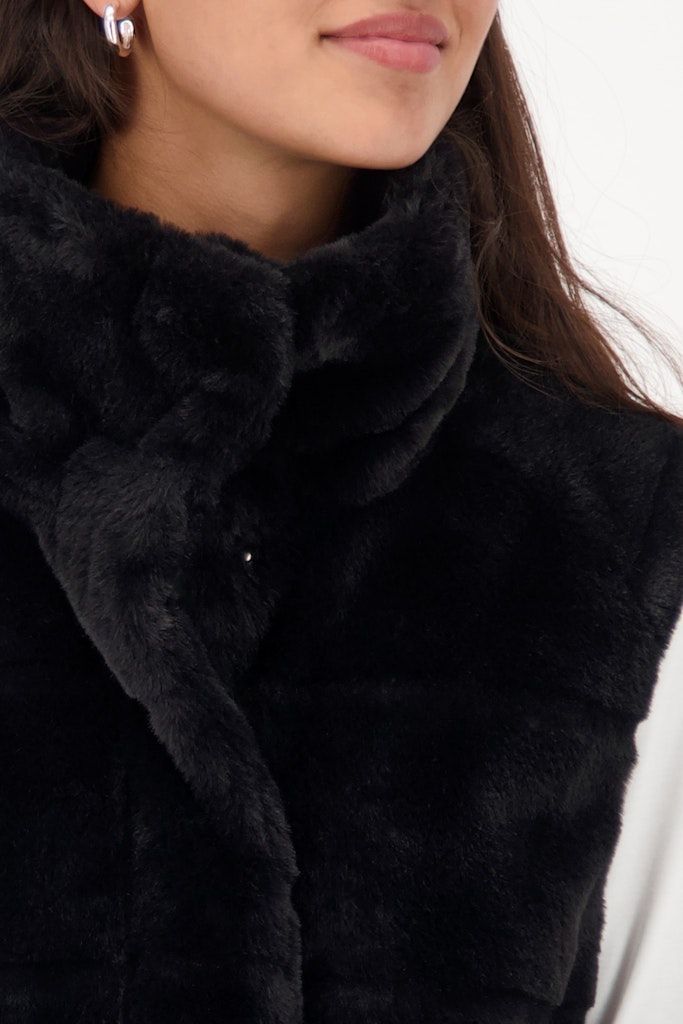FAKE FUR WAISTCOAT - BLK