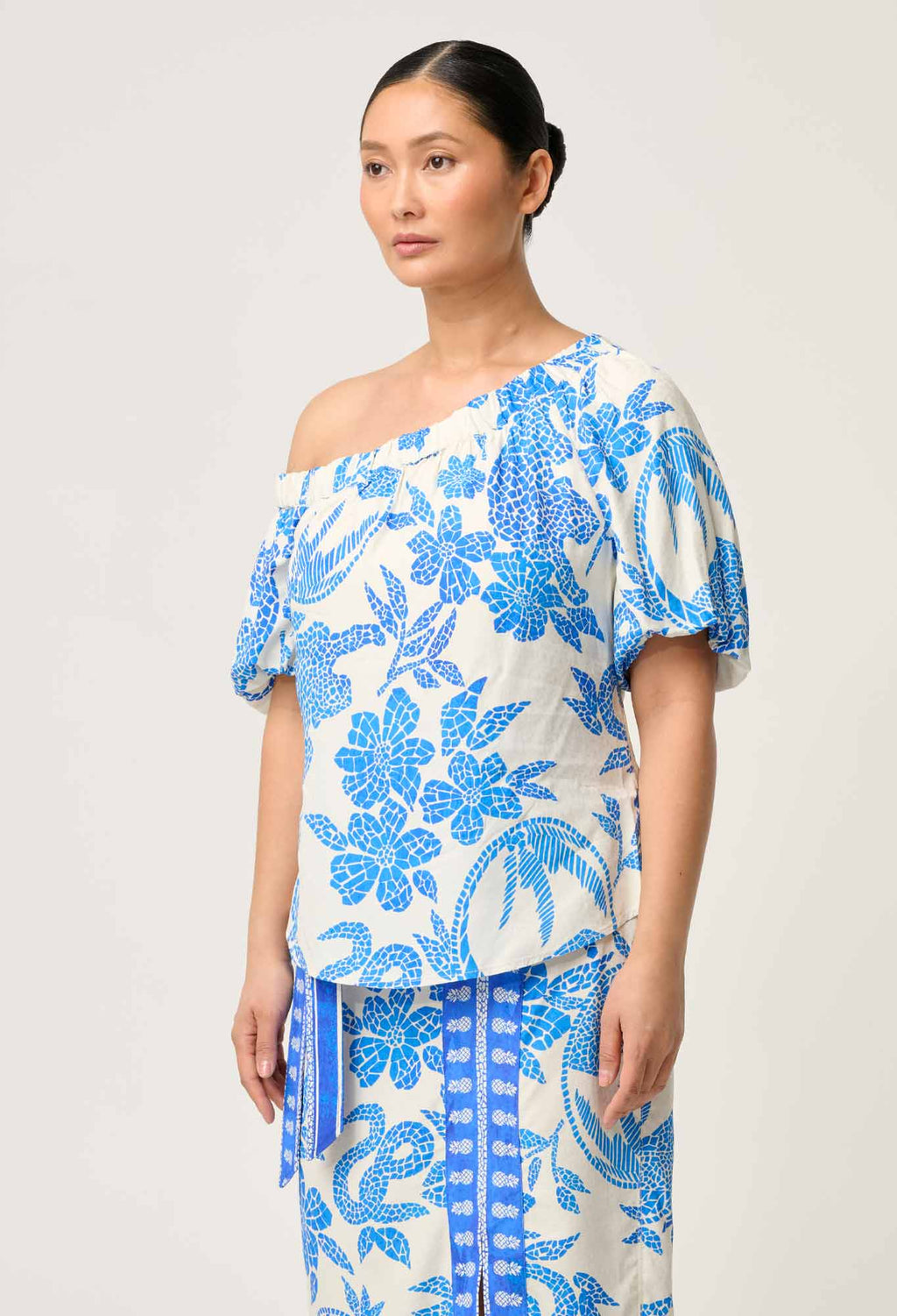 JUNO VISCOSE DOBBY ONE SHOULDER TOP