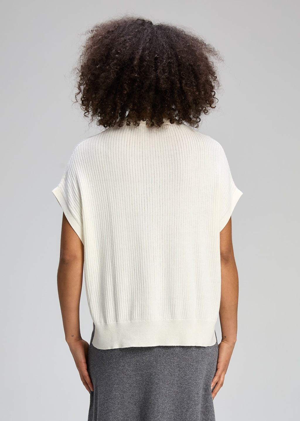 SLEEVELESS CREW ESSENTIAL