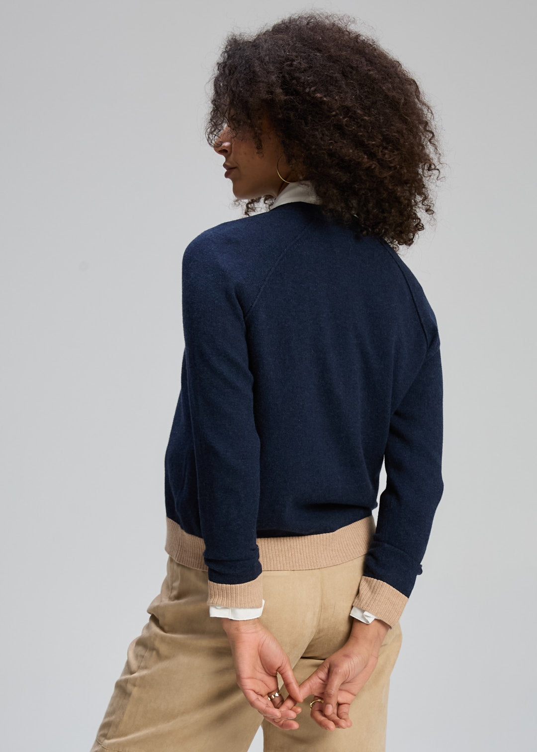 V NECK CARDI ESSENTIAL