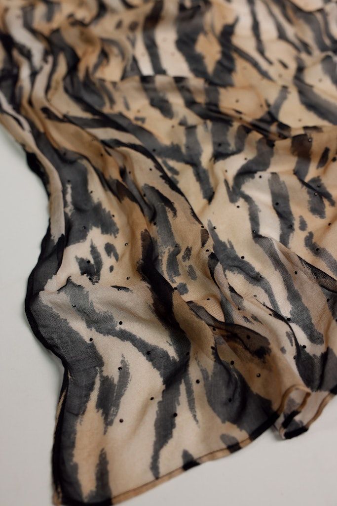 MONARI SCARF - LEO, TIGER, SAGE LEO