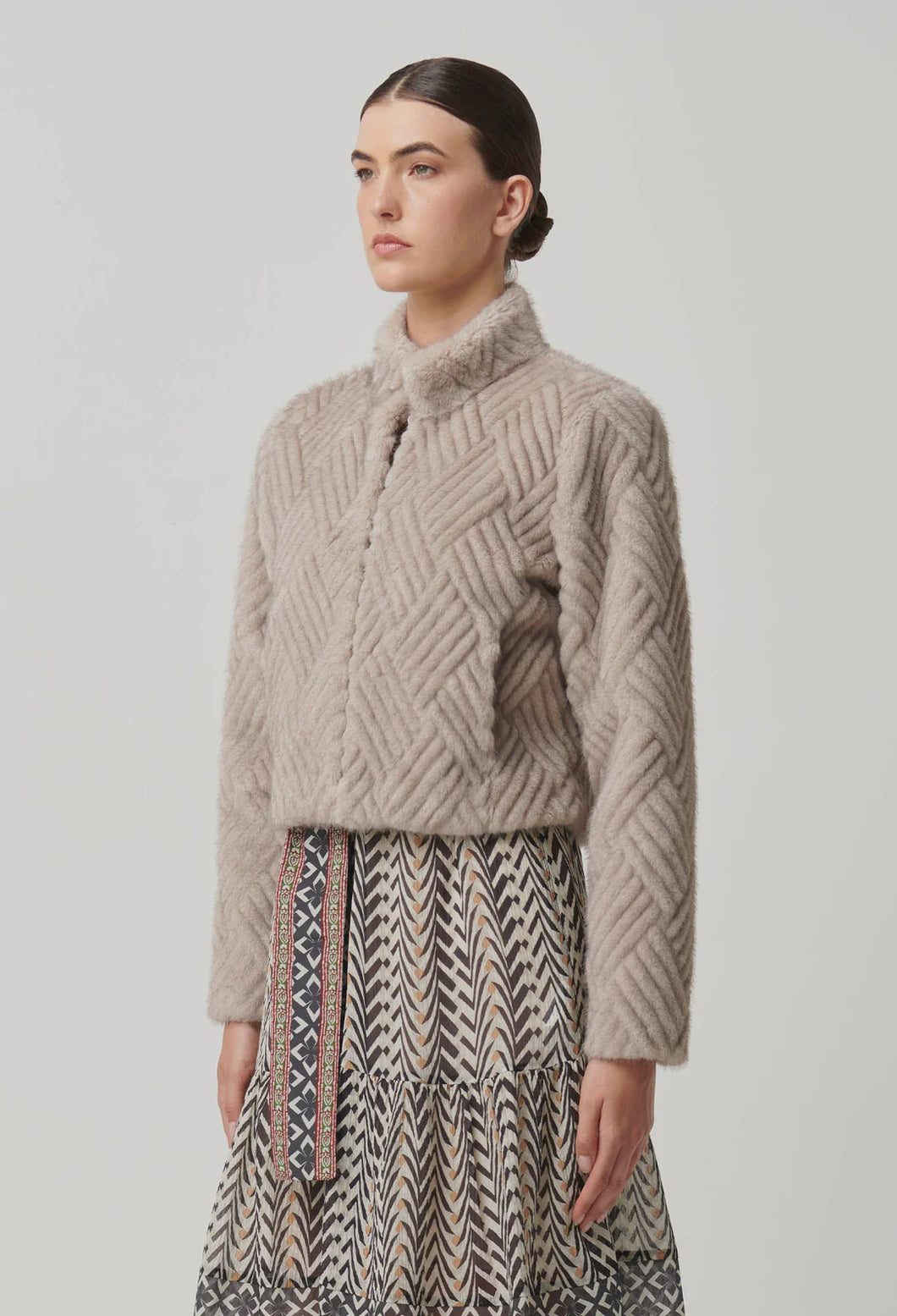 CLOVER FAUX FUR CROPPED JACKET