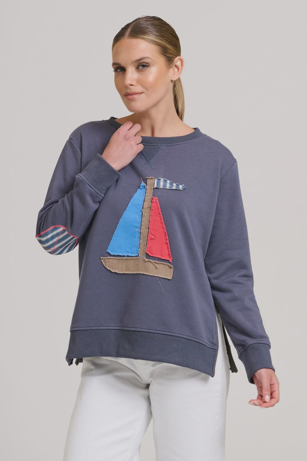 CLASSIC ZIPSIDE SAIL BOAT