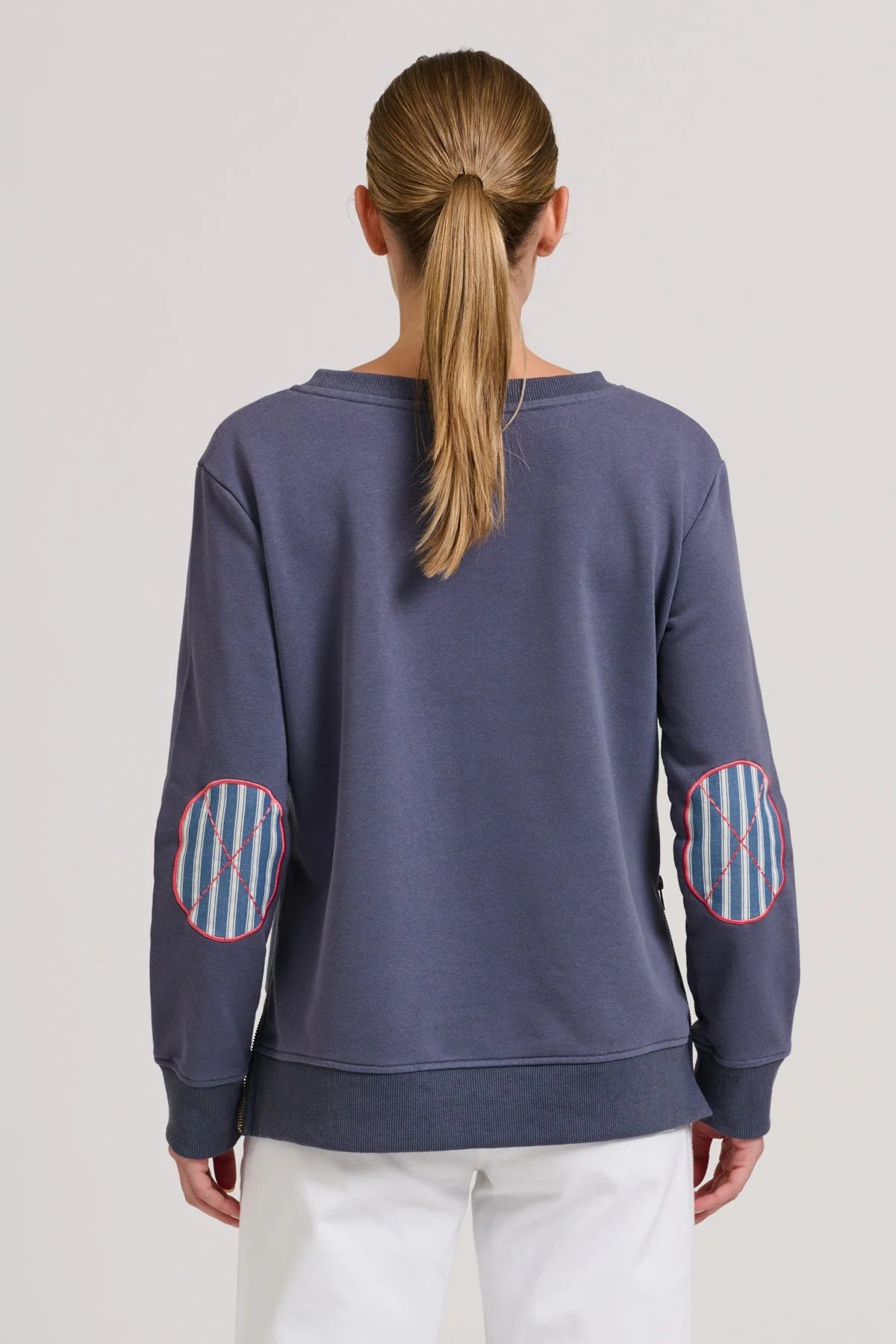 CLASSIC ZIPSIDE SAIL BOAT