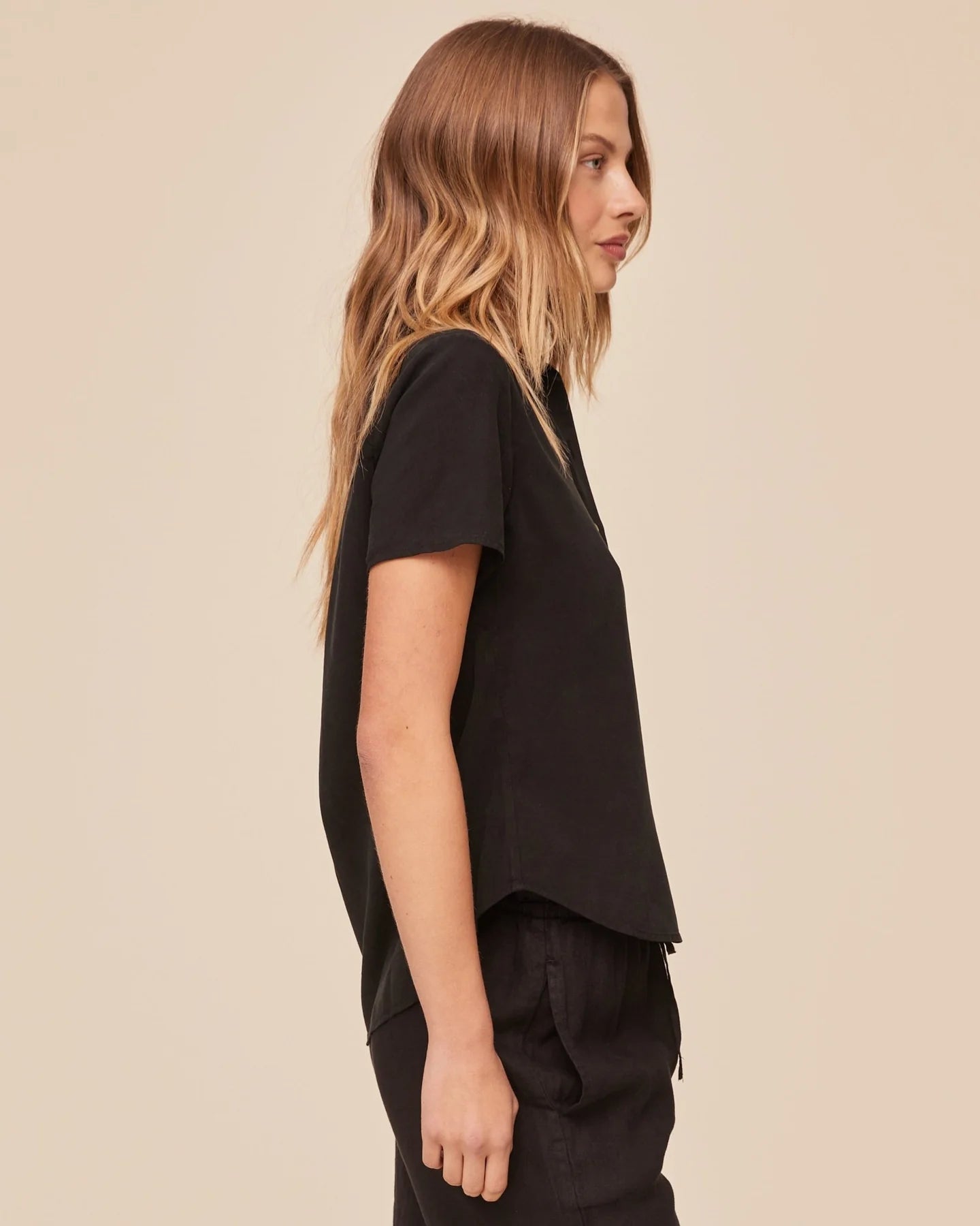 SHORT SLEEVE POCKET BUTTON DOWN TOP