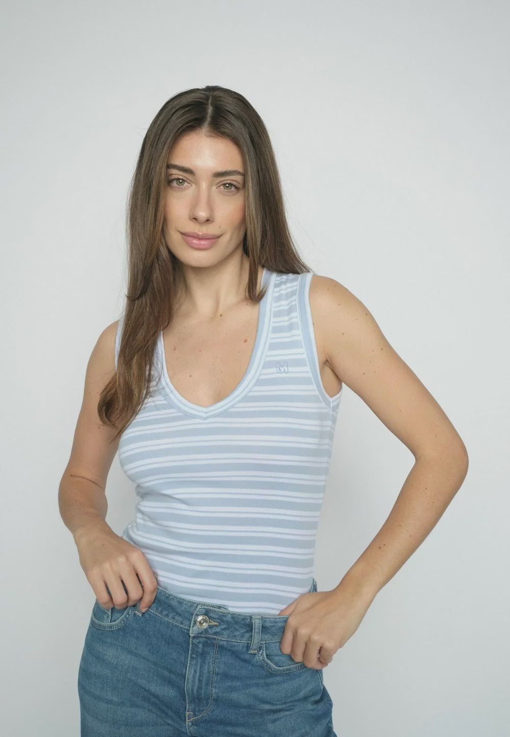 ELLE V NECK TANK TOP SKYWAY